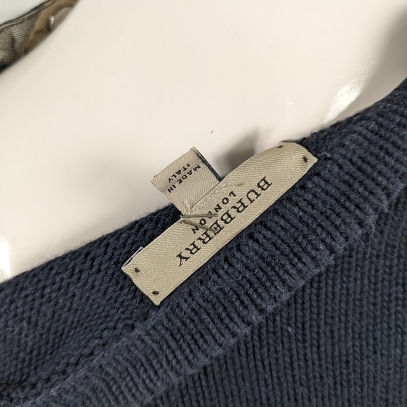 Burberry sweater dark navy blue long crew neck jumper shoulder snaps small fit - Picture 3 of 9